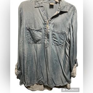 Women’s Chambray Top